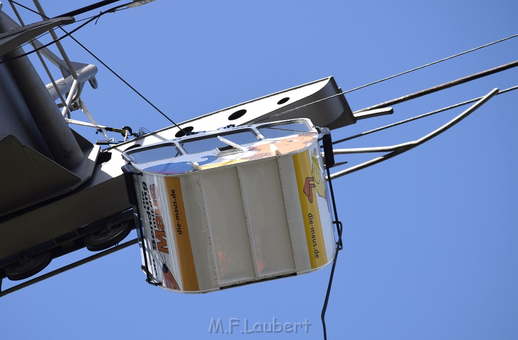 Koelner Seilbahn Gondel blieb haengen Koeln Linksrheinisch P319.JPG - Miklos Laubert